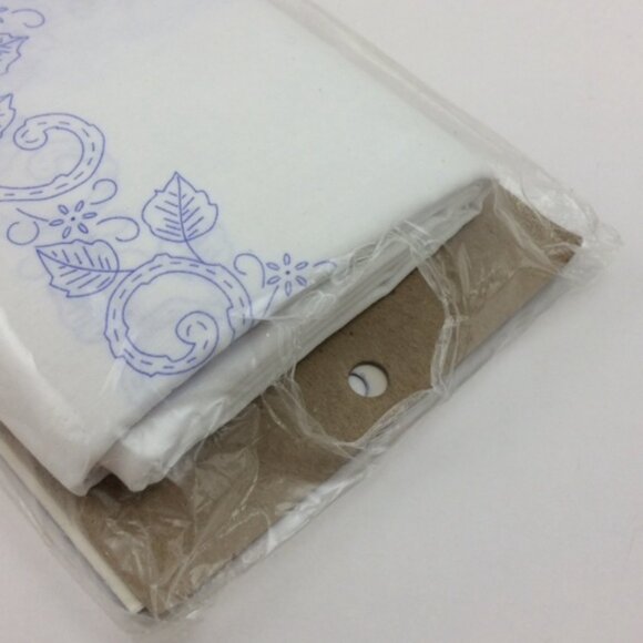 Vintage Bucilla Wild Roses Stamped Embroidery Table Topper 90s Special Edition - Picture 5 of 13